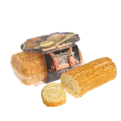 Biskuitrolle „Rulet Oreh“ mit Erdnüssen